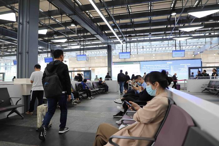 深圳机场在全国率先推出候乘出租车“人人有座”模式